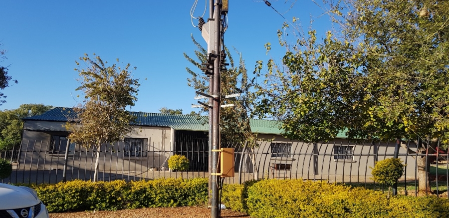 Commercial Property for Sale in Zuurplaat A H North West